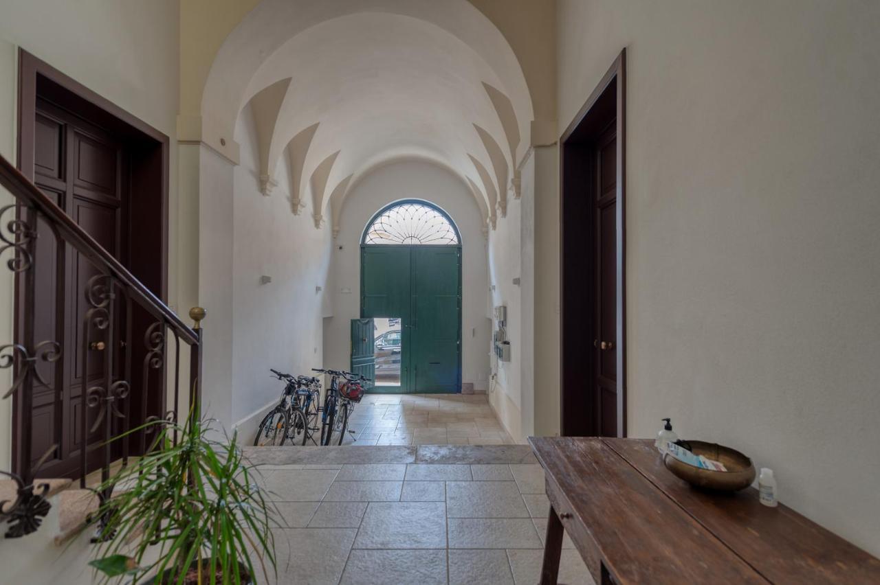 Carlo V - Con Piscina E Giardino Privati Apartment Lecce Exterior photo