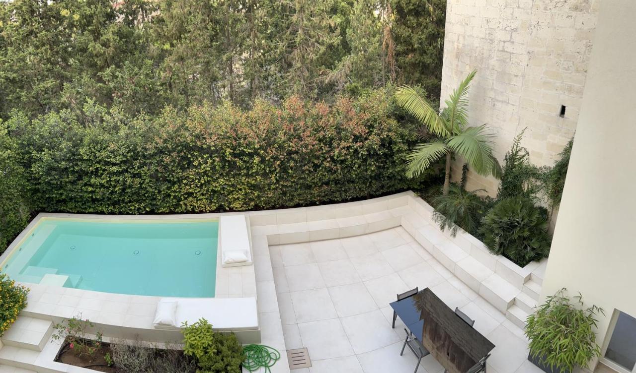 Carlo V - Con Piscina E Giardino Privati Apartment Lecce Exterior photo